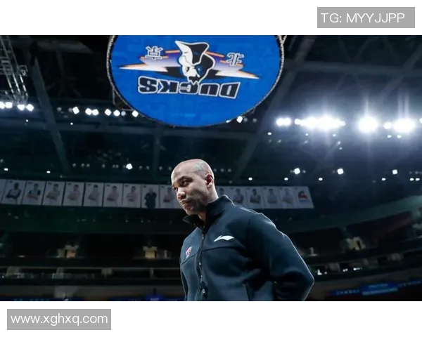 马布里宣布退役，球迷为他举行盛大告别仪式